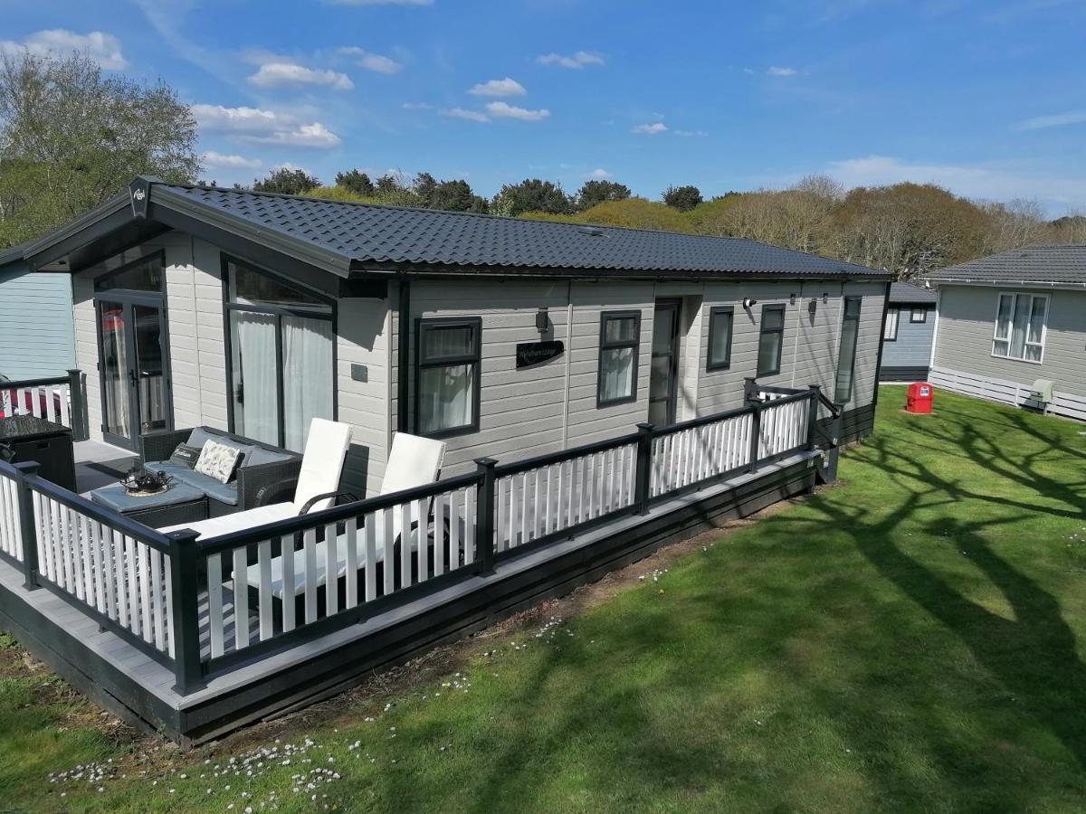 Luxury Lodge On Edge Of New Forest And 800M From Sea Entertainment And Leisure Passes Included Milford on Sea Exterior photo